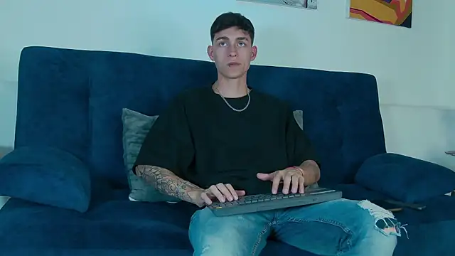 LukeSavagge online show from October 2025 04:33:02 AM