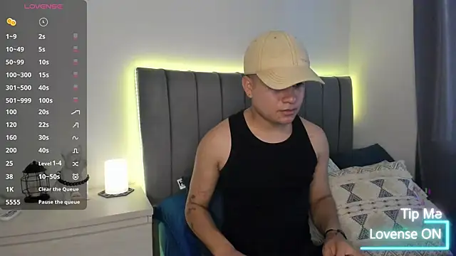 Snapshot of JARETHH chatting on October 2025 11:10:01 AM JARETHH online show from October 2025 11:10:01 AM