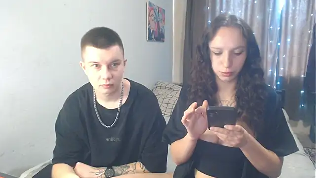 Snapshot of Mark_and_Wendy chatting on May 2026 06:18:01 AM Mark and Wendy online show from May 2026 06:18:01 AM