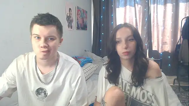 Snapshot of Mark_and_Wendy chatting on June 2026 08:52:01 AM Mark and Wendy online show from June 2026 08:52:01 AM