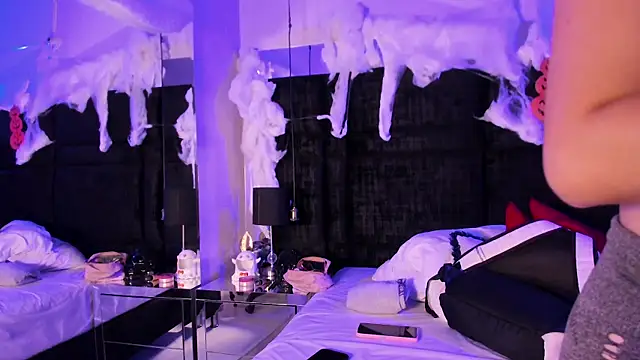 Latin Pleasures online show from October 2025 08:18:01 PM