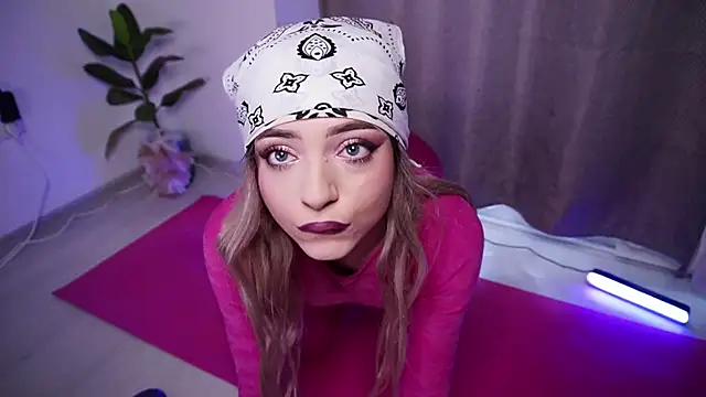 Dahliacruzz online show from November 2025 08:40:01 AM