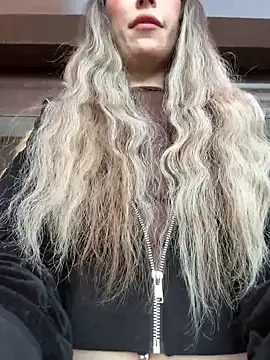 RollDolls online show from November 2025 05:10:02 AM