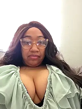Snapshot of Adri-x chatting on October 2025 04:08:01 PM Adri-x online show from October 2025 04:08:01 PM