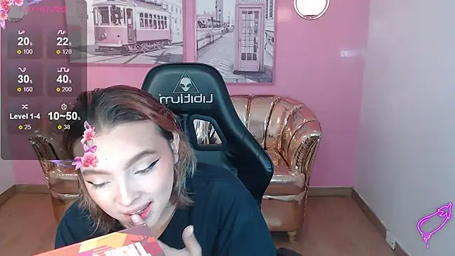 mia foster t online show from November 2025 01:21:02 PM