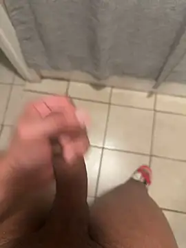 familia0210 online show from October 2025 09:49:01 PM