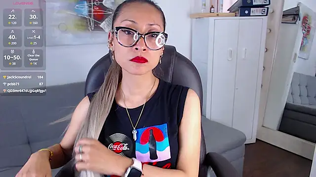 alexia james  online show from April 2026 08:37:01 PM