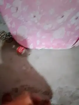 Snapshot of Ronald_ban chatting on October 2025 09:58:02 PM Ronald ban online show from October 2025 09:58:02 PM