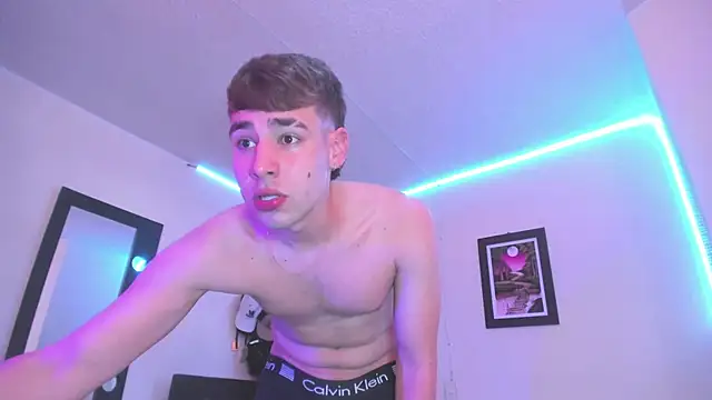 PapiNoha online show from October 2025 08:42:01 PM