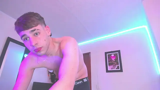 PapiNoha online show from October 2025 07:58:02 PM