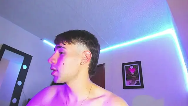 PapiNoha online show from November 2025 04:23:02 AM