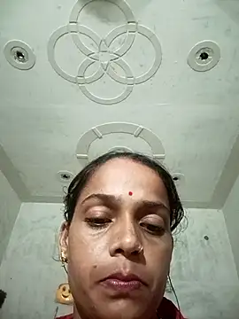 Snapshot of Mona7070 chatting on October 2025 02:47:01 PM Mona7070 online show from October 2025 02:47:01 PM