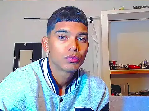 theMyke101 online show from April 2026 10:04:02 PM