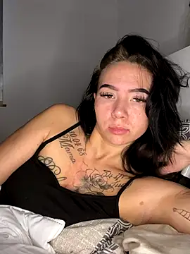 YoungZoexx online show from November 2025 07:05:02 AM