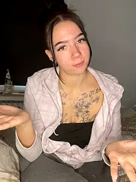 YoungZoexx online show from December 2025 09:25:01 AM