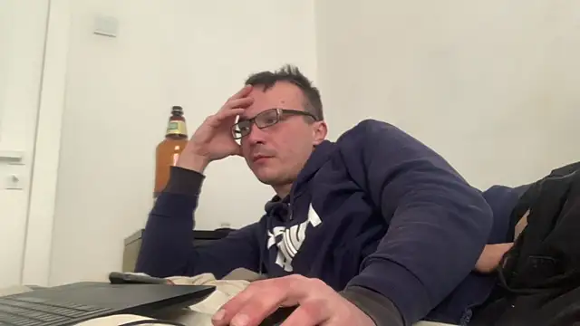 viktor1992-1-1 online show from February 2026 01:26:02 PM