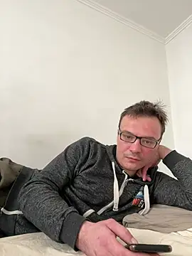 viktor1992-1-1 online show from March 2026 07:16:01 AM