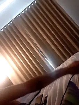 LetMeLiqU online show from October 2025 06:49:01 PM