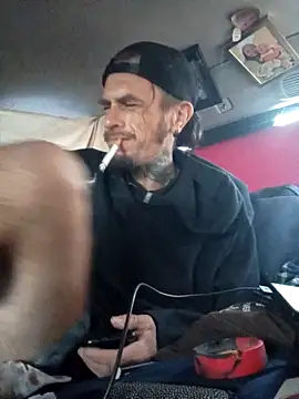 LetMeLiqU online show from November 2025 03:03:02 PM