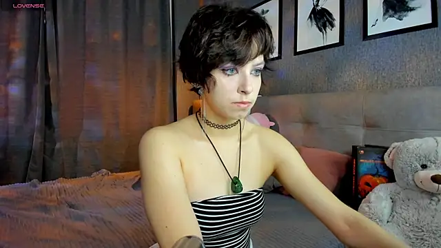 Sara Frayer online show from October 2025 04:27:01 AM