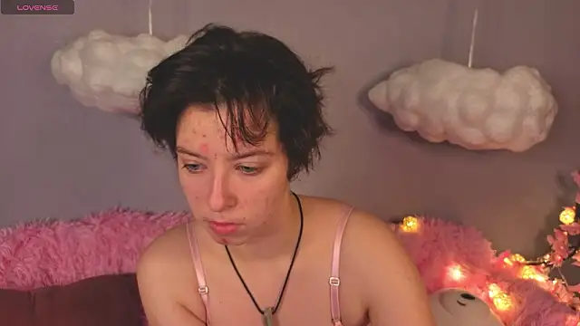 Sara Frayer online show from February 2026 01:00:02 AM