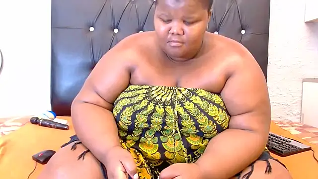 Snapshot of LadyBear2002 chatting on February 2026 08:46:02 PM LadyBear2002 online show from February 2026 08:46:02 PM