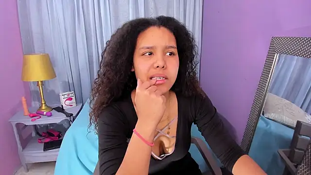 Snapshot of AriaVega chatting on October 2025 12:27:02 PM AriaVega online show from October 2025 12:27:02 PM