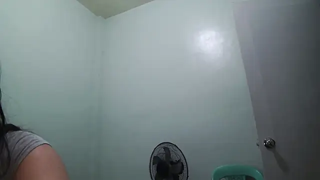 Snapshot of TeaseNPlease_13 chatting on December 2025 09:43:02 PM TeaseNPlease 13 online show from December 2025 09:43:02 PM