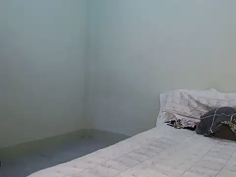 Snapshot of TeaseNPlease_13 chatting on February 2026 09:24:01 PM TeaseNPlease 13 online show from February 2026 09:24:01 PM