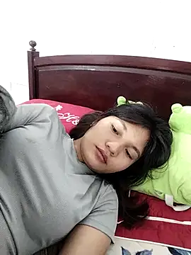 Snapshot of Mit-thi123 chatting on November 2025 04:33:02 AM Mit-thi123 online show from November 2025 04:33:02 AM