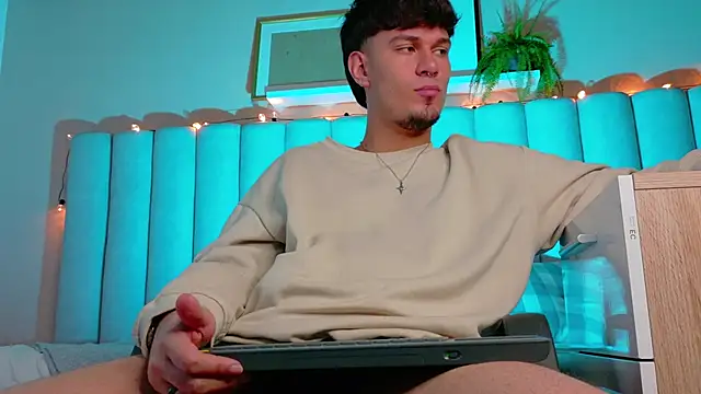 LiamThunder05  online show from November 2025 03:07:01 AM