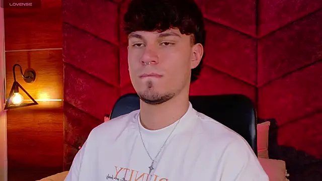 LiamThunder05  online show from November 2025 03:20:02 AM