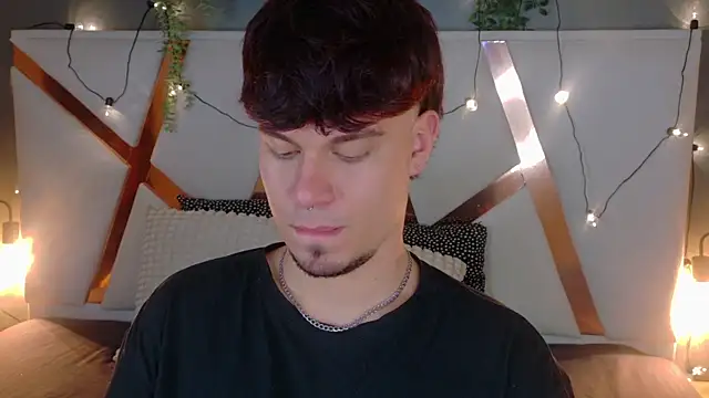 LiamThunder05  online show from December 2025 07:44:01 PM