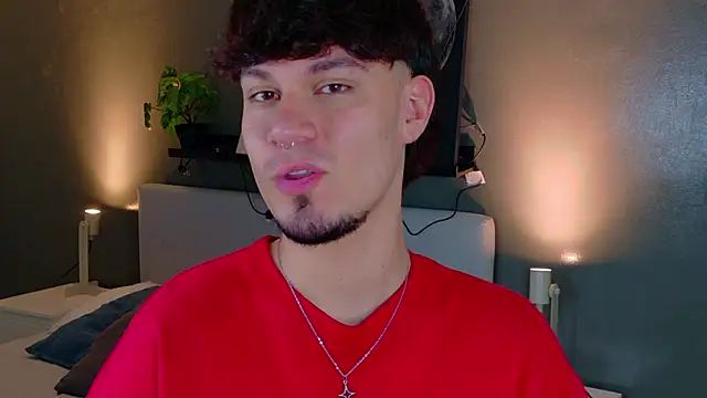 LiamThunder05  online show from December 2025 01:27:01 PM