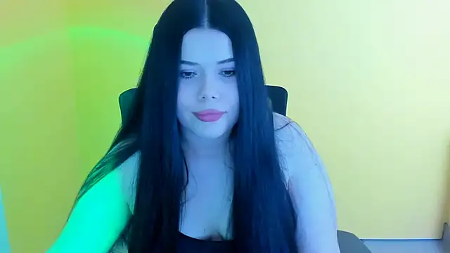 Mona Esty online show from October 2025 05:24:02 PM