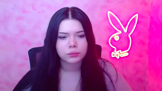 Mona Esty online show from December 2025 06:37:02 PM