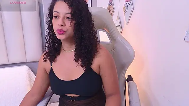 Snapshot of CamilaLevy chatting on June 2026 12:24:02 PM CamilaLevy online show from June 2026 12:24:02 PM