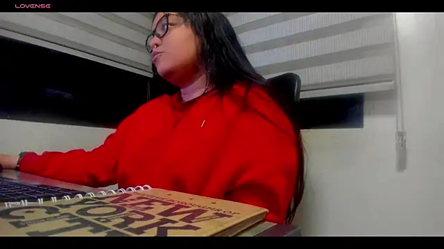 Snapshot of Xander_Taylor_ chatting on November 2025 04:05:01 AM Xander Taylor online show from November 2025 04:05:01 AM