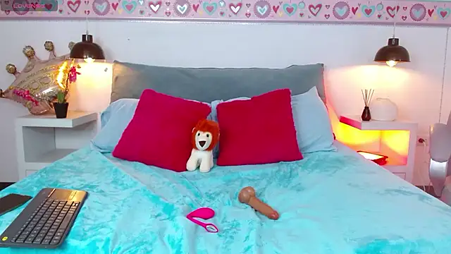 Suzy1  online show from January 2026 07:39:01 PM