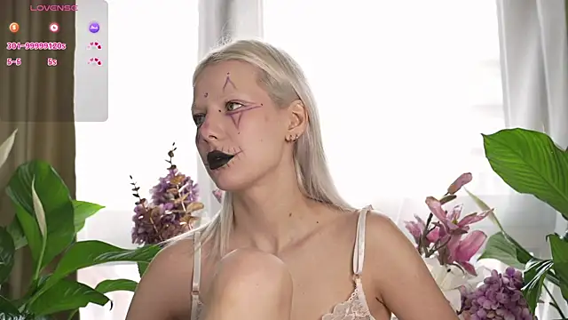 RanyThomson online show from October 2025 08:04:01 AM