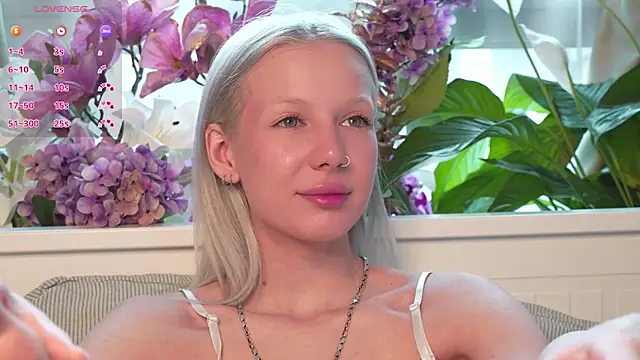 RanyThomson online show from November 2025 12:04:01 PM