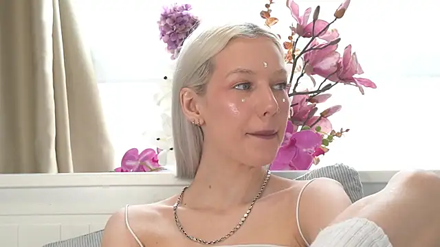 RanyThomson online show from January 2026 10:21:02 AM