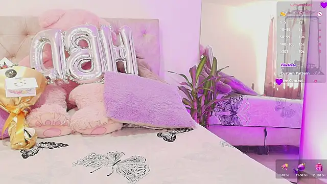 Snapshot of SoofiKiss chatting on April 2026 08:33:02 PM SoofiKiss online show from April 2026 08:33:02 PM