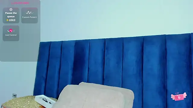 Snapshot of Ahilyn chatting on December 2025 07:10:02 PM Ahilyn online show from December 2025 07:10:02 PM