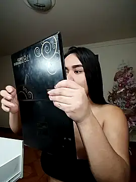 Mia belmontt online show from December 2025 04:49:02 PM