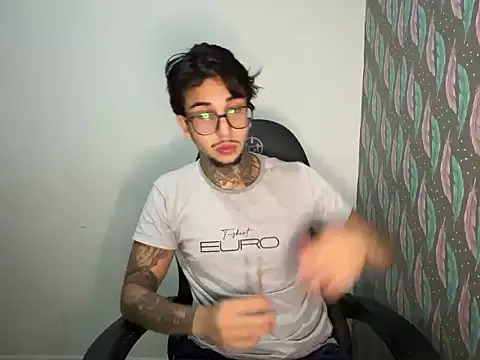 RealGdiass online show from April 2026 05:12:02 AM