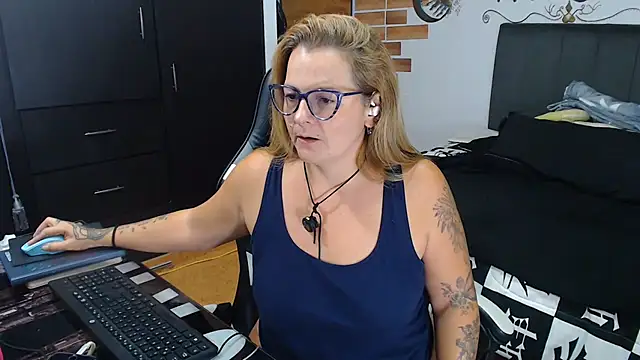 Snapshot of perlagoloza05 chatting on June 2026 04:12:02 AM perlagoloza05 online show from June 2026 04:12:02 AM