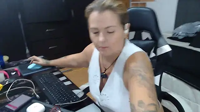 Snapshot of perlagoloza05 chatting on June 2026 02:14:02 AM perlagoloza05 online show from June 2026 02:14:02 AM