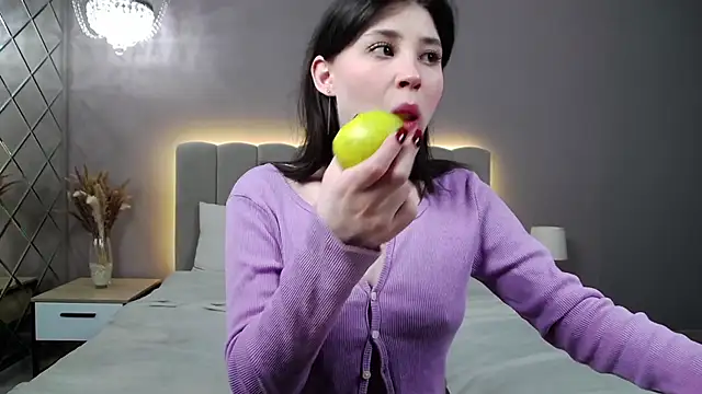 Snapshot of DianaMello chatting on November 2025 04:00:02 AM DianaMello online show from November 2025 04:00:02 AM