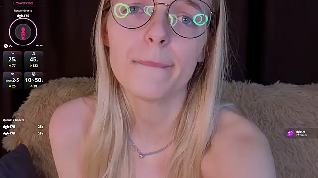 Snapshot of MonicaShiny chatting on October 2025 06:03:02 PM MonicaShiny online show from October 2025 06:03:02 PM